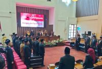 Suasana rapat paripurna DPRD Kabupaten Tanah Bumbu dalam rangka peringatan Hari Jadi ke-23, Senin (06/04/2026) di ruang utama dewan.
