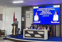 Bupati Tanah Laut H. Rahmat Trianto menyampaikan sambutan saat pelantikan dan pengambilan sumpah PNS serta pengangkatan pejabat fungsional di lingkungan Pemerintah Kabupaten Tanah Laut, di Gedung Sarantang Saruntung, Pelaihari, Senin (06/04/2026). Pelitanusantara.net/Diyan