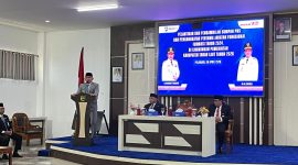 Bupati Tanah Laut H. Rahmat Trianto menyampaikan sambutan saat pelantikan dan pengambilan sumpah PNS serta pengangkatan pejabat fungsional di lingkungan Pemerintah Kabupaten Tanah Laut, di Gedung Sarantang Saruntung, Pelaihari, Senin (06/04/2026). Pelitanusantara.net/Diyan