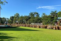 Sekretaris Daerah memimpin apel gabungan yang digelar di Halaman Kantor Bupati Tanah Laut, Senin (06/04/01) Pelitanusantara.net/Diyan