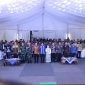 Ketua DPRD Tanah Bumbu, Andrean Atma Maulani, bersama Bupati Tanah Bumbu Andi Rudi Latif dan jajaran pemerintah daerah serta unsur TNI/Polri berfoto bersama usai menghadiri High Level Meeting (HLM) TP2DD Tahun 2026 di Mini Stage EXPO Tanbu, Simpang Empat, Minggu (05/04/2026).