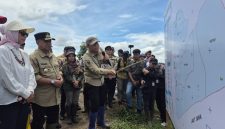 Suasana kemeriahan Gerakan Tanam Serempak di lokasi Cetak Sawah Rakyat (CSR) Kecamatan Panyipatan, Kabupaten Tanah Laut, Kamis (09/04/2026).