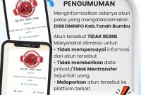 Poster resmi peringatan dari Diskominfo SP Kabupaten Tanah Bumbu terkait maraknya akun palsu yang mengatasnamakan instansi pemerintah, disertai contoh nomor dan percakapan yang digunakan pelaku untuk melakukan penipuan.