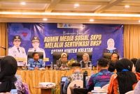 Kepala Diskominfostasan Tanah Laut, Rika Amalia, membuka kegiatan sertifikasi kompetensi pengelola media sosial SKPD yang digelar bekerja sama dengan BNSP di Banjarmasin.