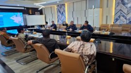 Rombongan Komisi II DPRD Kabupaten Tanah Bumbu saat melakukan kunjungan kerja dan studi komparatif ke Perumda Air Minum Surya Sembada Kota Surabaya, Senin (11/05/2026).