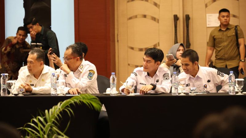 Rapat Koordinasi Sinkronisasi Program Penanganan Blankspot se-Kalimantan Selatan di Banjarmasin, diikuti Pemkab Tanah Bumbu melalui Kominfo SP sebagai upaya percepatan pemerataan akses internet di wilayah pedesaan.