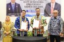 Penyerahan hibah Jalan Alternatif KM 171 dari PT Arutmin Indonesia sekaligus meresmikan SLB Satui Cerdas di Kecamatan Satui, Selasa (28/04/2026).