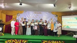Para pemenang dan finalis Pemilihan Duta Program Studi Sarjana Keperawatan STIKES Intan Martapura Tahun 2026 berfoto bersama jajaran dosen dan panitia usai grand final yang berlangsung meriah di Martapura, Minggu (3/5/2026).