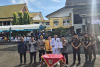 Bupati Tanah Laut memimpin upacara gabungan dalam rangka memperingati Hari Otonomi Daerah (Otoda) ke-30 sekaligus Hari Pendidikan Nasional (Hardiknas) 2026. (Pelitanusantara.net/Diyan).
