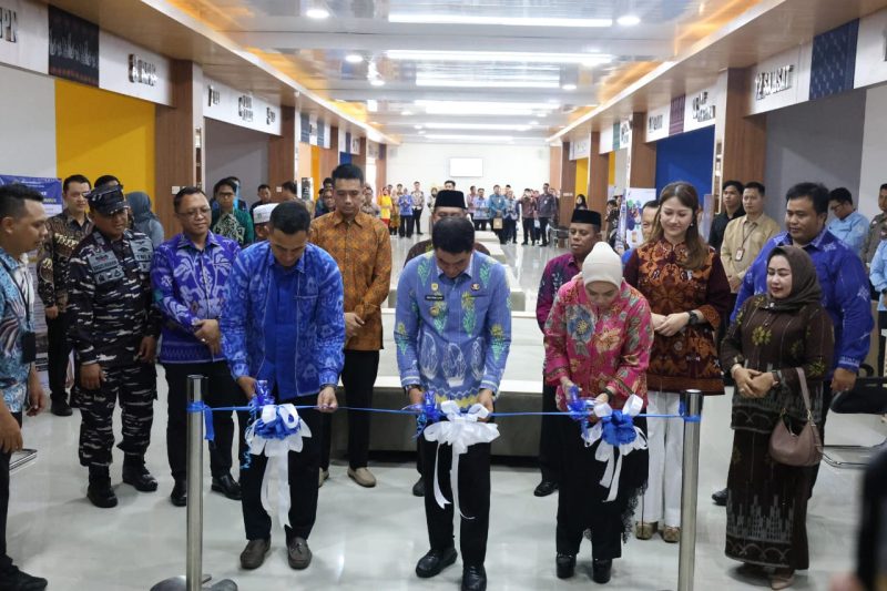Bupati Tanah Bumbu, Andi Rudi Latif, meresmikan Mal Pelayanan Publik (MPP) Kabupaten Tanah Bumbu di ROB Bersujud, Simpang Empat, Sabtu (09/05/2026).