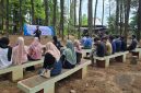 Peserta Deklarasi UMKM Pemuda Banua Kalimantan Selatan mengikuti kegiatan yang digelar Forum Kewirausahaan Pemuda (FKP) Kalsel di kawasan Pinus Mentaos, Sabtu (10/05/2026), sebagai upaya memperkuat kolaborasi dan pengembangan wirausaha muda di Banua.