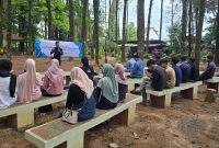 Peserta Deklarasi UMKM Pemuda Banua Kalimantan Selatan mengikuti kegiatan yang digelar Forum Kewirausahaan Pemuda (FKP) Kalsel di kawasan Pinus Mentaos, Sabtu (10/05/2026), sebagai upaya memperkuat kolaborasi dan pengembangan wirausaha muda di Banua.