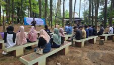 Peserta Deklarasi UMKM Pemuda Banua Kalimantan Selatan mengikuti kegiatan yang digelar Forum Kewirausahaan Pemuda (FKP) Kalsel di kawasan Pinus Mentaos, Sabtu (10/05/2026), sebagai upaya memperkuat kolaborasi dan pengembangan wirausaha muda di Banua.