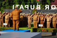 Kepala Dinas PUPRP Tanah Laut, Syakhril Hadrianadi memberikan sambutan pada apel gabungan, Senin (11/05/2026).