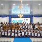 Sekretaris Daerah Tanah Bumbu, Yulian Herawati bersama jajaran Disbudporapar, pelatih, official, dan atlet pelajar berfoto bersama usai pelepasan Kontingen Tanah Bumbu untuk mengikuti POPDA Kalimantan Selatan 2026 di Pendopo Kantor Bupati Batulicin, Selasa (12/05/2026).