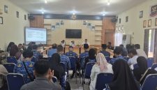 Suasana Rapat Koordinasi Rencana Aksi Daerah (RAD) P4GN Kabupaten Tanah Laut Tahun 2026 yang berlangsung khidmat di Aula Kesbangpol Tanah Laut, Pelaihari, Rabu (20/05/2026).