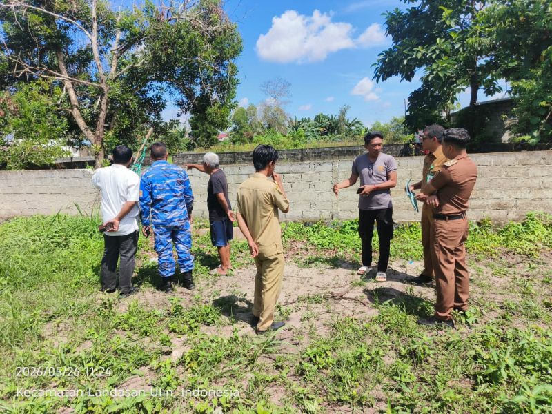 Warga komplek pelita 2 Kelurahan Guntung Manggis, Kota Banjarbaru dengan membuat surat pernyataan penolakan alkah baru