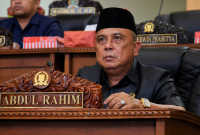 Ketua Badan Kehormatan DPRD Tanah Bumbu, Abdul Rahim, saat mengikuti rapat di ruang sidang DPRD Tanah Bumbu.