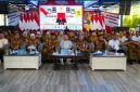 Wakil Bupati Tanah Laut HM Zazuli bersama jajaran pemerintah daerah dan pemangku kepentingan mengikuti peresmian penyelesaian Program Inpres Jalan Daerah Tahun Anggaran 2025 yang dipimpin Presiden Republik Indonesia secara virtual di Kediaman Gubernur Kalimantan Selatan, Banjarmasin Selatan, Selasa (23/06/2026).