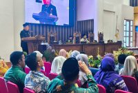 Bupati Tanah Bumbu melalui Asisten II Eryanto Rais memaparkan capaian pengelolaan keuangan daerah, termasuk raihan WTP ke-13 berturut-turut dan SILPA Tahun Anggaran 2025 di ruang sidang utama, Kamis (11/06/2026).
