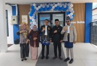 Bupati Tanah Bumbu Andi Rudi Latif (tengah) berfoto bersama Wakil Ketua DPRD H. Syabani Rasul (paling kanan), serta anggota DPRD Makhruri dan Hj. Ernawati usai peresmian Gedung Dialisis RSUD dr. Andi Abdurrahman Noor, Senin (01/06/2026).