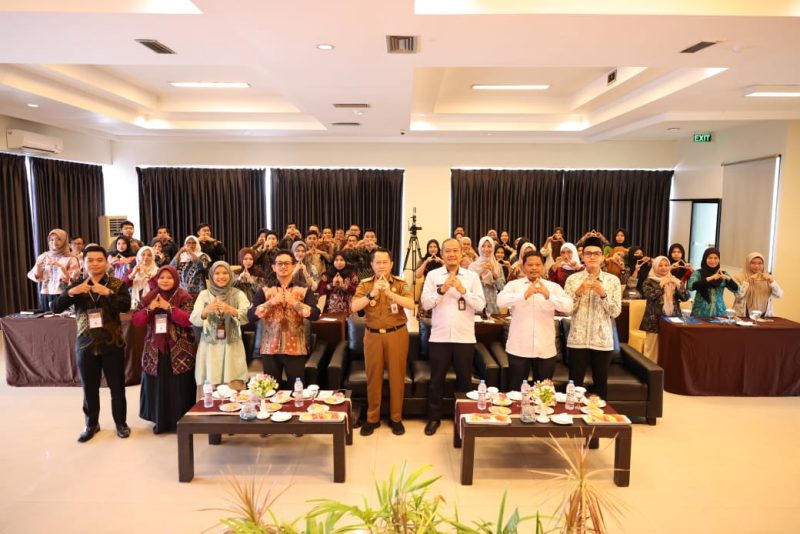 Asisten Perekonomian dan Pembangunan Setda Tanah Bumbu, Eryanto Rais, mewakili Bupati Andi Rudi Latif membuka Pelatihan Petugas Lapangan Sensus Ekonomi 2026 Gelombang I yang diselenggarakan BPS Kabupaten Tanah Bumbu di Batulicin, Selasa (02/06/2026).