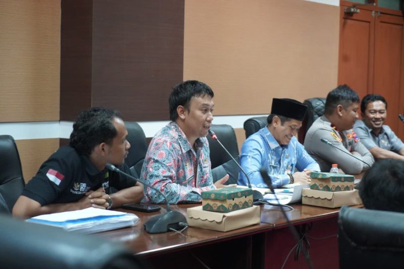 RDP Komisi II DPRD Tanah Bumbu membahas polemik pembelian solar subsidi bagi nelayan Batulicin, Tanah Bumbu, Kamis (04/06/2026).