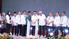 Asisten Perekonomian dan Pembangunan Setda Tanah Bumbu Eryanto Rais bersama Kepala Diskominfosp Tanah Bumbu Al Husain Mardani menghadiri Public Communication Summit 2026 di Banjarmasin, Rabu (03/06/2026).