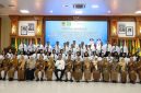 Peserta Pelatihan Kepemimpinan Pengawas (PKP) Angkatan IV Tahun 2026 Pemerintah Kabupaten Tanah Bumbu berfoto bersama usai pembukaan kegiatan di Badan Pengembangan Sumber Daya Manusia Daerah (BPSDMD) Provinsi Kalimantan Selatan, Banjarbaru, Selasa (09/06/2026).