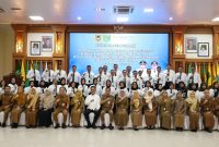 Peserta Pelatihan Kepemimpinan Pengawas (PKP) Angkatan IV Tahun 2026 Pemerintah Kabupaten Tanah Bumbu berfoto bersama usai pembukaan kegiatan di Badan Pengembangan Sumber Daya Manusia Daerah (BPSDMD) Provinsi Kalimantan Selatan, Banjarbaru, Selasa (09/06/2026).