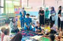 Anak-anak penyandang leukemia di RSUD Ulin Banjarmasin diajak lebih rileks lewat bubble blowing therapy. Tim FKIK ULM melatih orang tua menggunakan terapi meniup gelembung sabun untuk membantu menurunkan kecemasan saat kemoterapi.