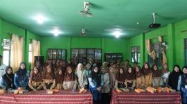 Tim Pengabdian kepada Masyarakat Fakultas Kedokteran dan Ilmu Kesehatan (FKIK) ULM membentuk peer grup kader teman sebaya