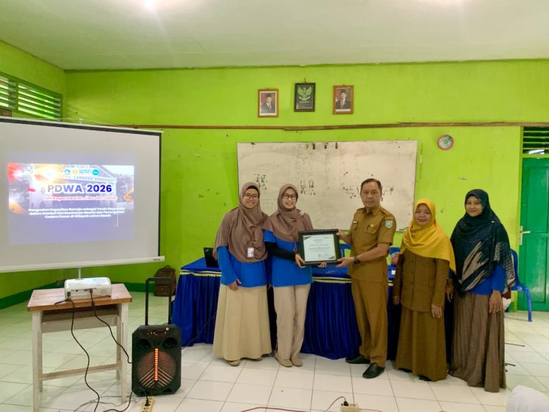 Program Dosen Wajib Mengabdi (PDWA) bertajuk di SMP Negeri 2 Karang Intan Kabupaten Banjar, Kalimantan Selatan.