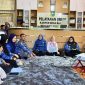 Asisten Deputi Pemenuhan Hak Anak KemenPPPA, Endah Sri Rejeki, bersama Kepala Dinas P3AP2KB Tala, Maria Ulfah, berdialog langsung dengan perangkat desa, relawan, dan unsur masyarakat saat melaksanakan Survei Potensi Ruang Bersama Indonesia (RBI) di Desa Bajuin, Kecamatan Bajuin, Kabupaten Tanah Laut, Rabu (17/06/2026).