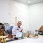 Bupati Tanah Bumbu Andi Rudi Latif mengikuti secara virtual peresmian pembangunan jalan daerah sepanjang 1.151 kilometer yang dipimpin Presiden Prabowo Subianto, didampingi jajaran pemerintah daerah dalam rangka penguatan konektivitas dan pembangunan infrastruktur nasional.