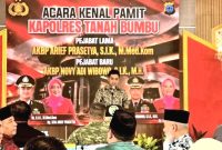 Ketua DPRD Kabupaten Tanah Bumbu, Andrean Atma Maulani, menyampaikan sambutan saat menghadiri acara kenal pamit Kapolres Tanah Bumbu, Rabu (15/07/2026).