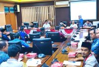 Badan Pembentukan Peraturan Daerah (Bapemperda) DPRD Tanah Bumbu menggelar rapat kerja bersama Dinas PMD, Bagian  Hukum Setda, tenaga ahli DPRD, camat, dan sekretaris BPD, Kamis (16/07/2026) di ruang rapat DPRD Tanah Bumbu.