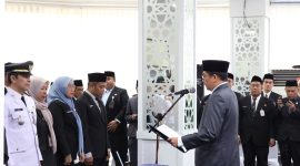 Bupati Tanah Bumbu Andi Rudi Latif melantik Pejabat Administrator dan Pengawas di lingkungan Pemerintah Kabupaten Tanah Bumbu di Kantor Bupati Batulicin, Rabu (01/07/2026).