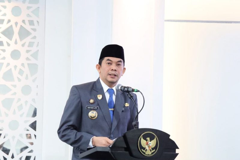 Bupati Tanah Bumbu Andi Rudi Latif menerbitkan Surat Edaran Bijak Bermedia Sosial bagi ASN dan non-ASN di lingkungan Pemkab Tanah Bumbu.
