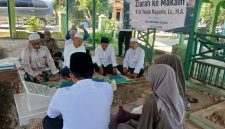 Memperingati Milad MUI ke 51, pengurus MUI Kalimantan Selatan, berziarah ke makam-makam mantan ketua MUI Kalimantan Selatan.