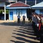 Petugas Dinas Perhubungan Kabupaten Tanah Laut mengikuti apel sebelum pelaksanaan ramp check atau pemeriksaan kelaikan kendaraan angkutan di halaman Kantor Dishub Tanah Laut, Pelaihari.