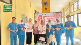 Mahasiswa Praktik Profesi Jurusan Keperawatan FKIK Universitas Lambung Mangkurat (ULM) bersama dosen pembimbing dan tim Promosi Kesehatan (Promkes) RSUD Ratu Zalecha Martapura usai menggelar edukasi mengenai hipertensi dalam kehamilan kepada ibu hamil di Poli Kandungan dan Kebidanan, Rabu (22/07/2026).