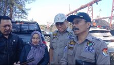 Wakil Ketua Komisi III DPRD Tanah Bumbu, I Wayan Sudarma, menegaskan pengendalian debu batu bara harus menjadi komitmen yang dijalankan setiap hari, bukan hanya saat ada pengawasan, usai sidak di kawasan operasional PT BIB, Pelabuhan Bunati, Kecamatan Angsana, Jumat (31/07/2026).