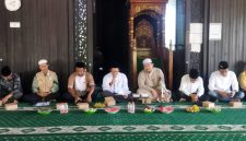 Civitas akademika UNUKASE menggelar tahlilan dan doa bersama di Masjid Kampus As-Su'ada Syeikh Abdul Qadir Hasan, Selasa (04/08/2026)