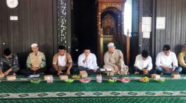Civitas akademika UNUKASE menggelar tahlilan dan doa bersama di Masjid Kampus As-Su'ada Syeikh Abdul Qadir Hasan, Selasa (04/08/2026)