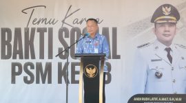 Asisten Perekonomian dan Pembangunan Setda Tanah Bumbu, Eryanto Rais, mewakili Bupati Andi Rudi Latif saat membuka Temu Karya Bhakti Sosial (TKBS) Pekerja Sosial Masyarakat (PSM) Ke-23 Tingkat Provinsi Kalimantan Selatan di Pantai Mattone, Kecamatan Kusan Hilir, Jumat, (31/07/2026).