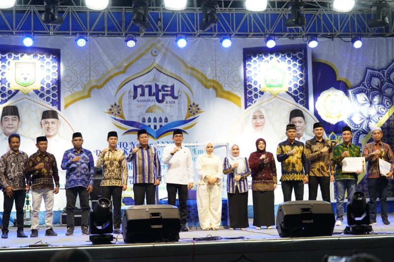 Bupati Tanah Bumbu Andi Rudi Latif saat penutupan MTQN Ke-23 Kecamatan Simpang Empat
