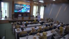 Kegiatan launching aplikasi PROTAP (Panduan Resmi Operasional Tata Cara Protokol) diikuti sejumlah aparatur Pemerintah Kabupaten Tanah Bumbu di Mahligai Iman, Kantor Bupati Tanah Bumbu.