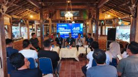 Suasana konferensi pers Tanbu Beraksi Run 2026 yang digelar panitia bersama awak media di Tanah Bumbu, Kamis (13/08/2026).