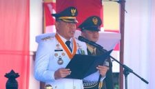 Bupati Tanah Laut Rahmat Trianto memimpin Upacara Detik-Detik Proklamasi HUT ke-81 RI di halaman Kantor Bupati Tanah Laut.